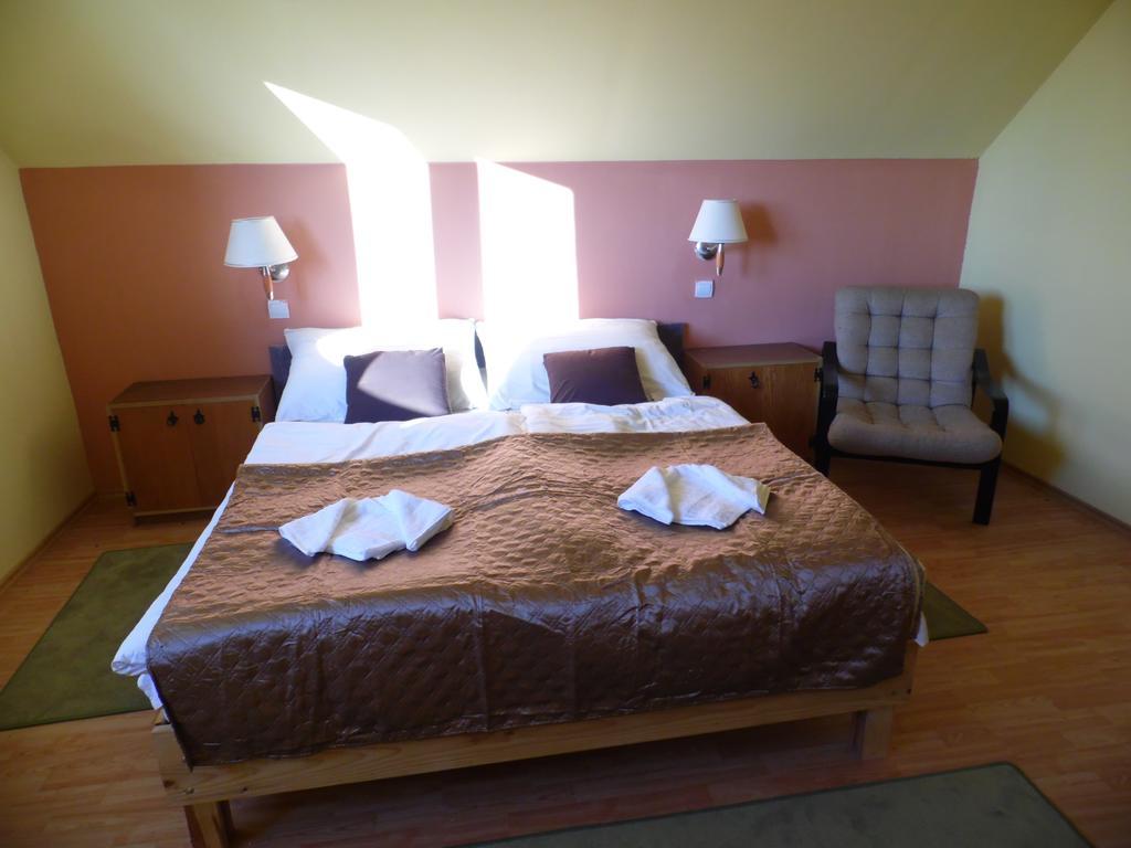 Hotel Kenese Balatonkenese Zimmer foto