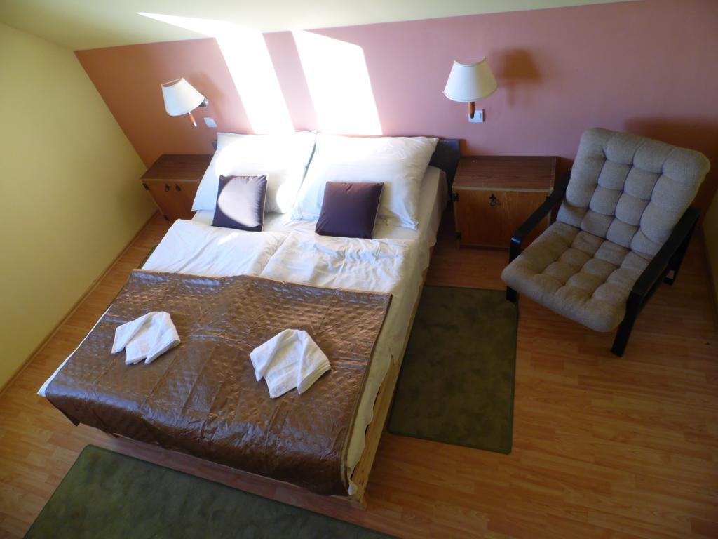 Hotel Kenese Balatonkenese Zimmer foto