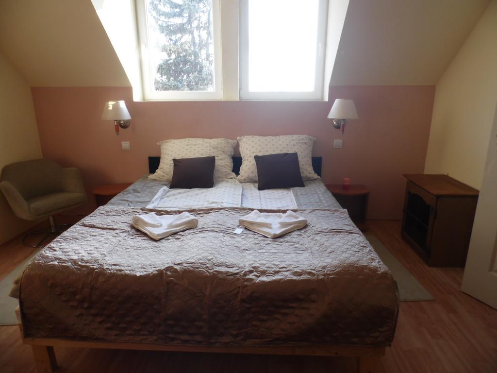 Hotel Kenese Balatonkenese Zimmer foto