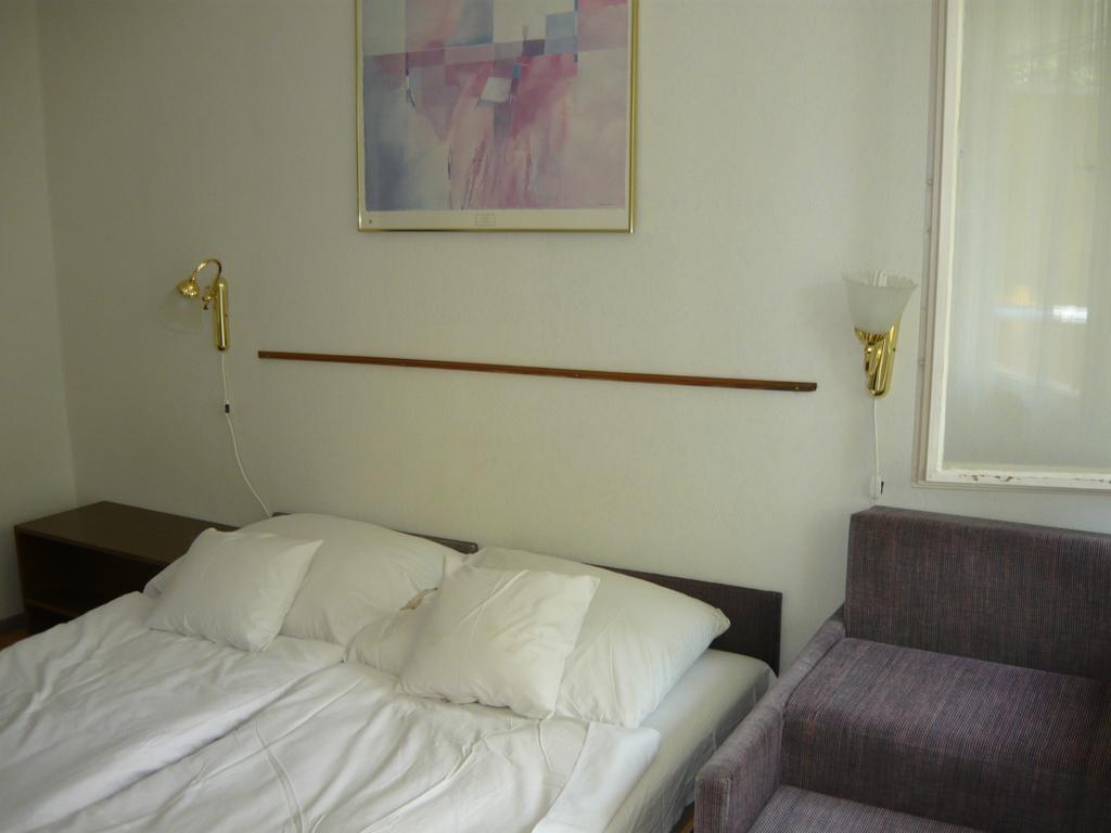 Hotel Kenese Balatonkenese Zimmer foto